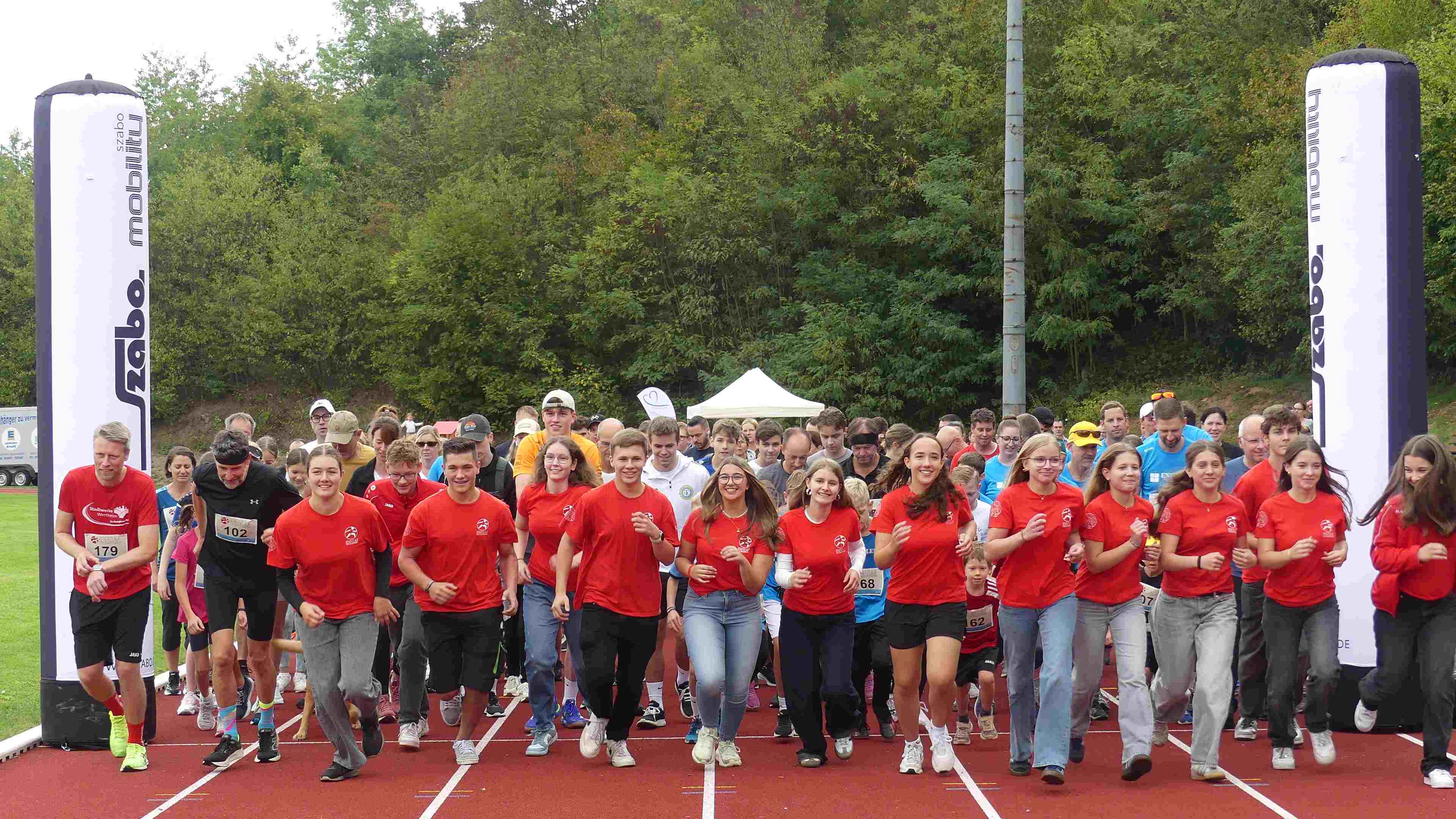 Bild vom 15. Benefizlauf im Jahr 2025. Dies ist das 87. Bild.